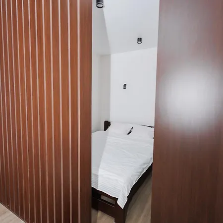 апарт на під голоском 15б Apartment *
